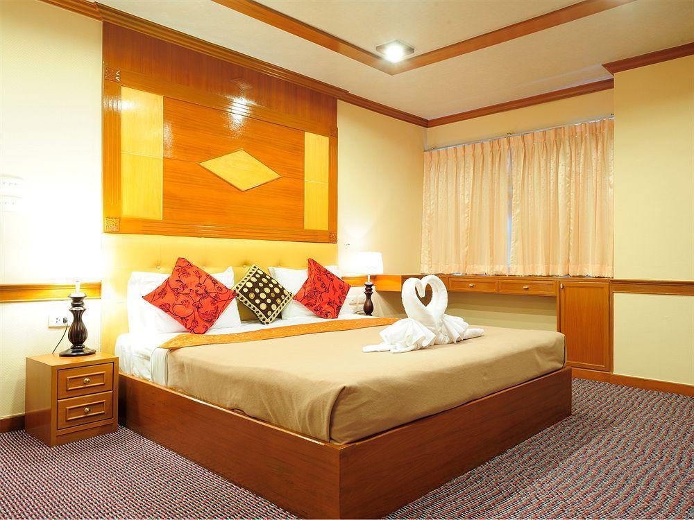 Oyo 796 Paradise Sukhumvit Hotel بانكوك المظهر الخارجي الصورة