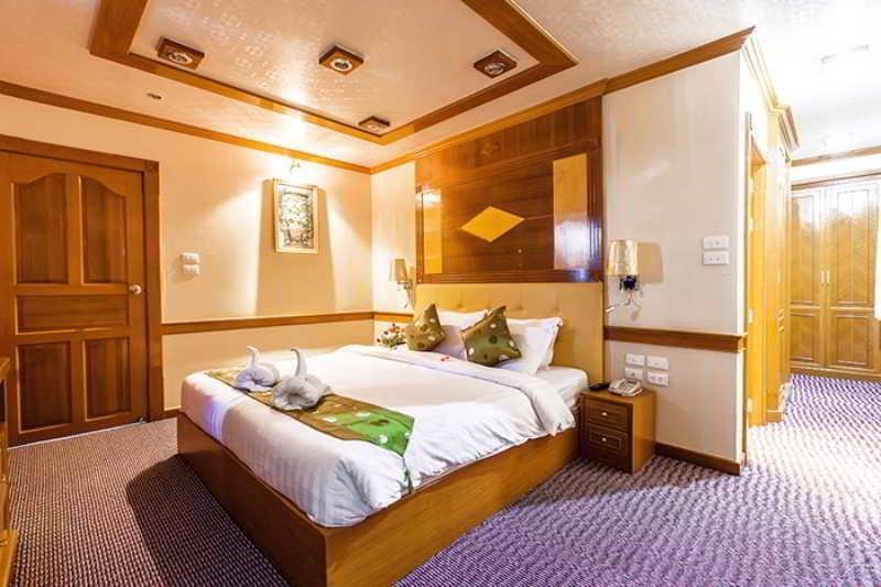 Oyo 796 Paradise Sukhumvit Hotel بانكوك المظهر الخارجي الصورة